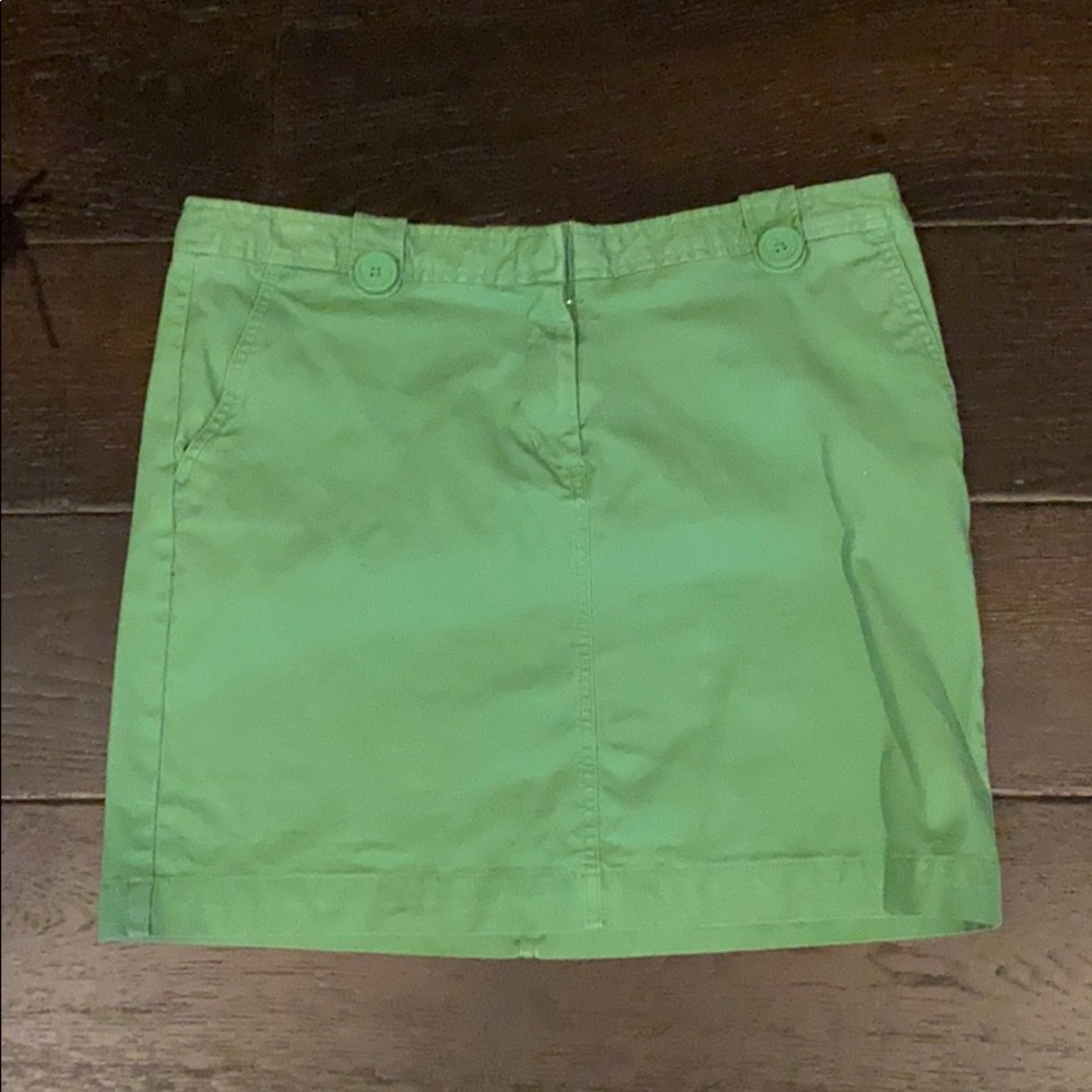 Vineyard vines grass green mini skirt.. size 12